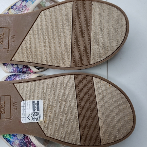 Toms Slide On Embroidered Floral Mesh Sandels - Picture 7 of 8